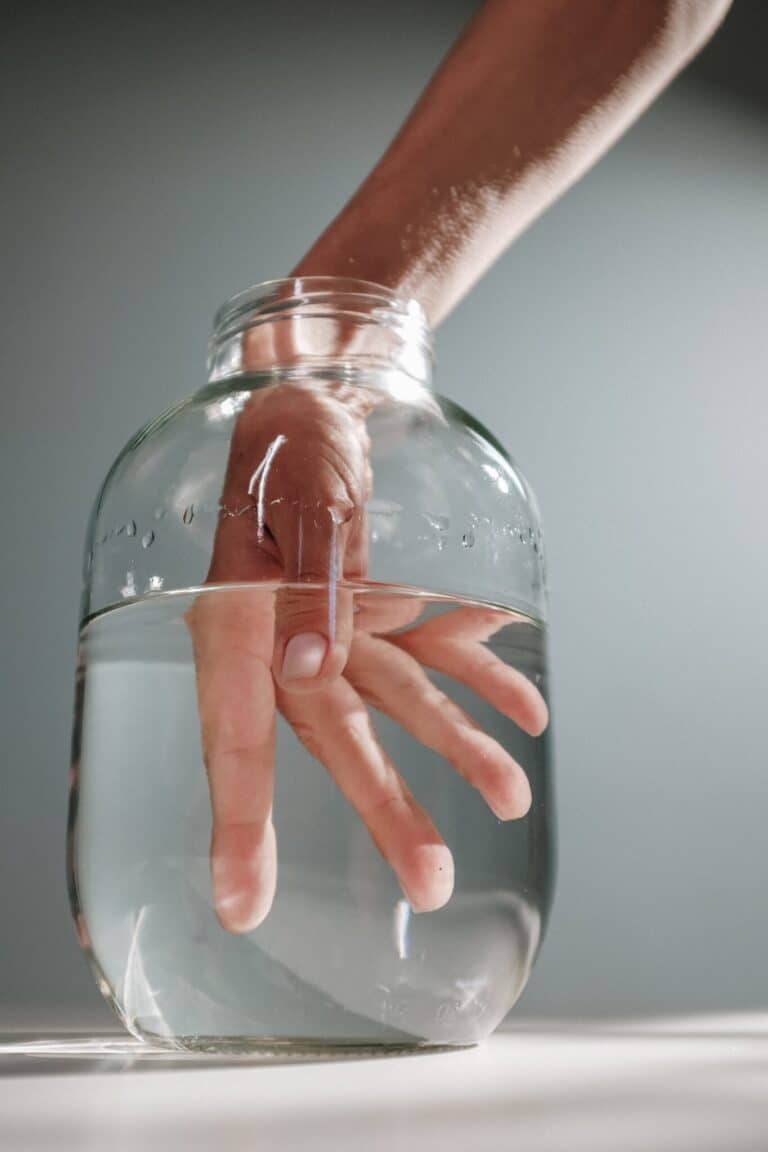 Empty the Mind, Find Peace: A Simple Lesson with Water